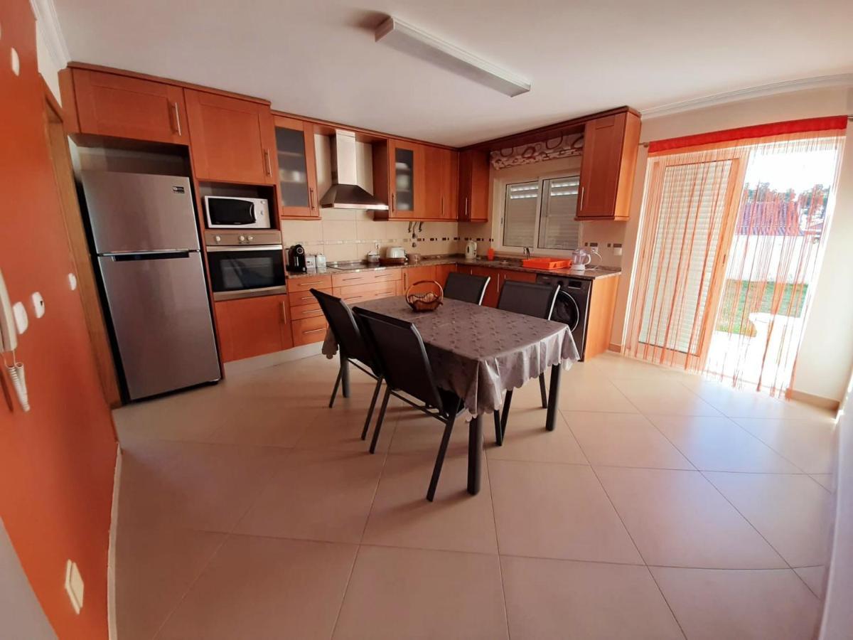 Spacious House In Aldeia Dos Pinheiros With Pool อาเซย์เตา ภายนอก รูปภาพ