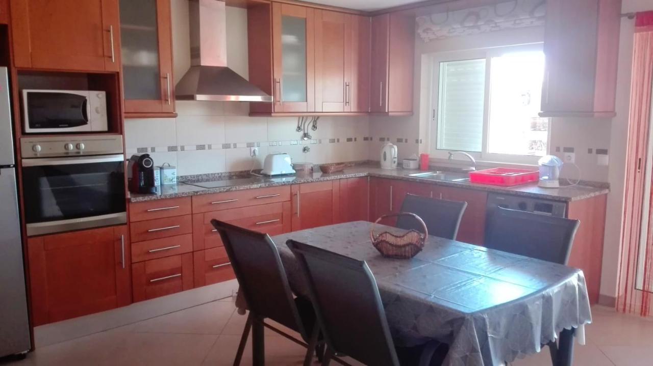 Spacious House In Aldeia Dos Pinheiros With Pool อาเซย์เตา ภายนอก รูปภาพ
