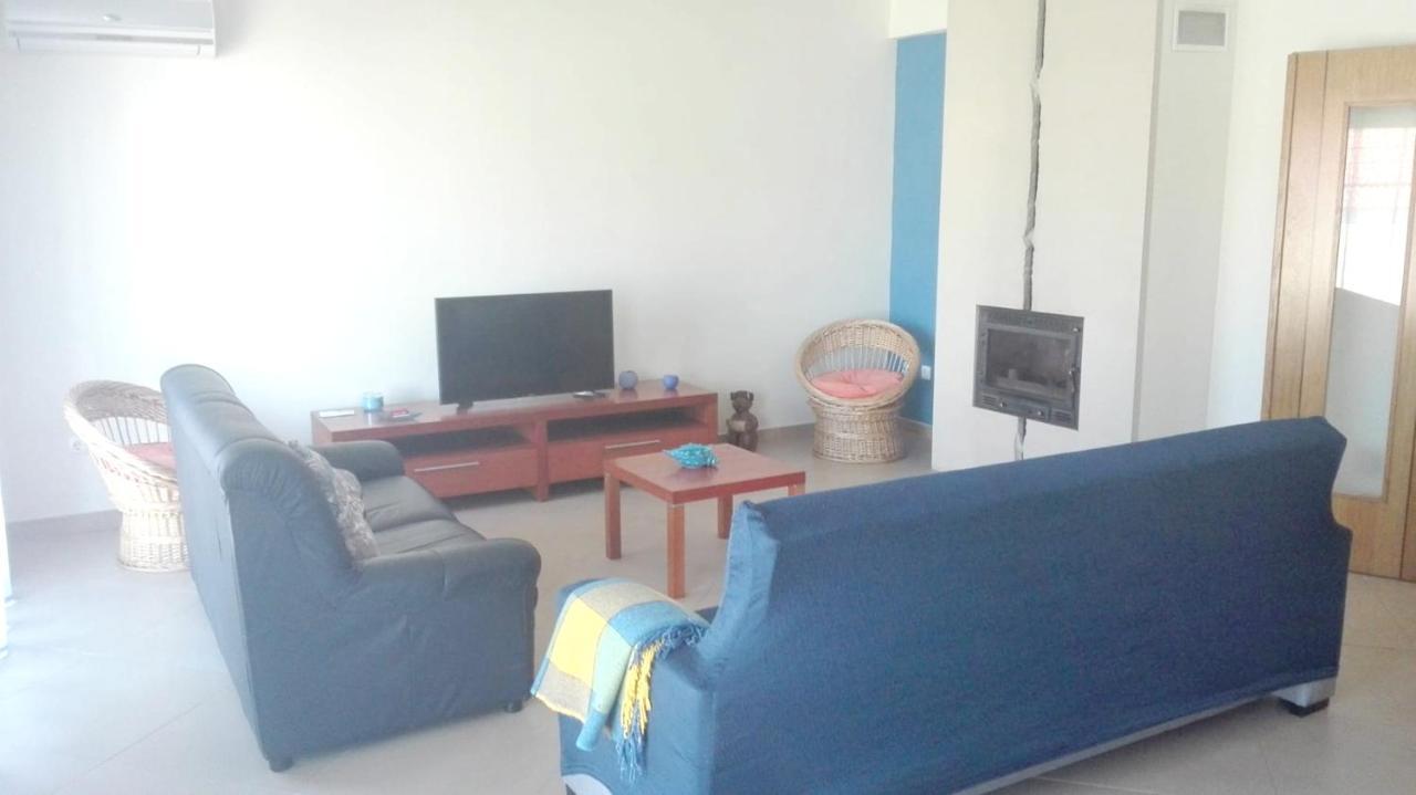 Spacious House In Aldeia Dos Pinheiros With Pool อาเซย์เตา ภายนอก รูปภาพ