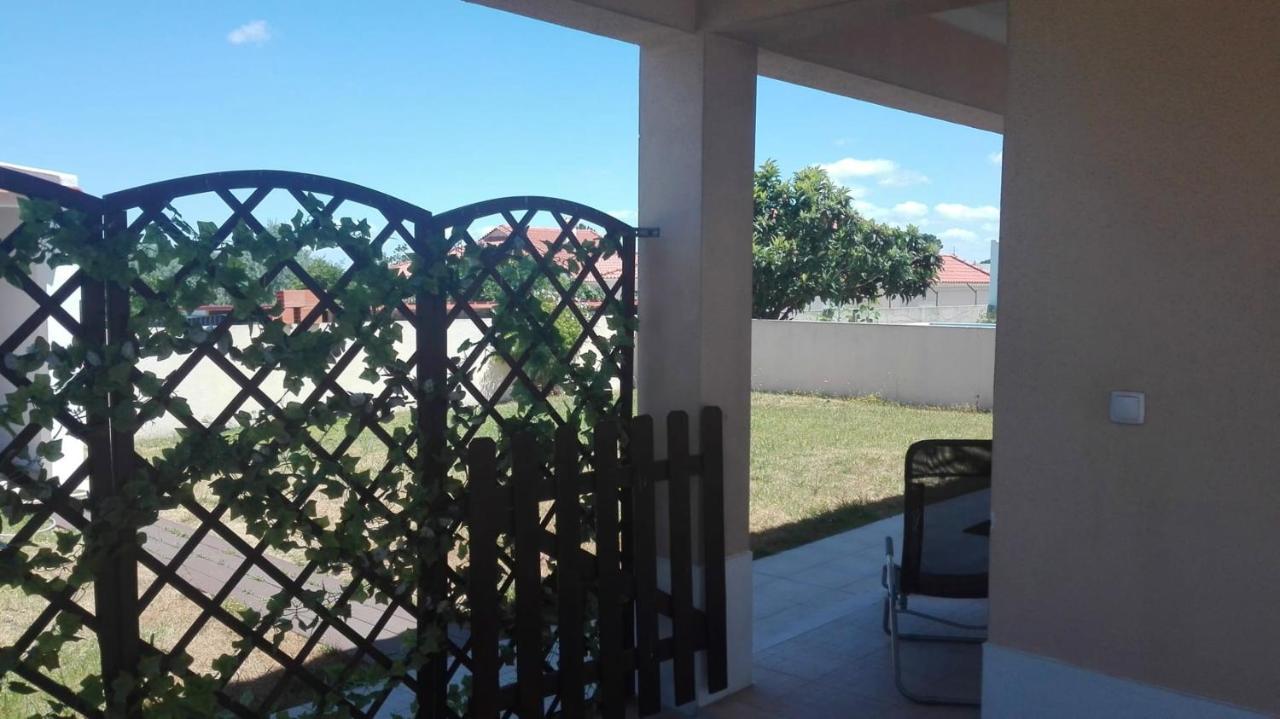 Spacious House In Aldeia Dos Pinheiros With Pool อาเซย์เตา ภายนอก รูปภาพ