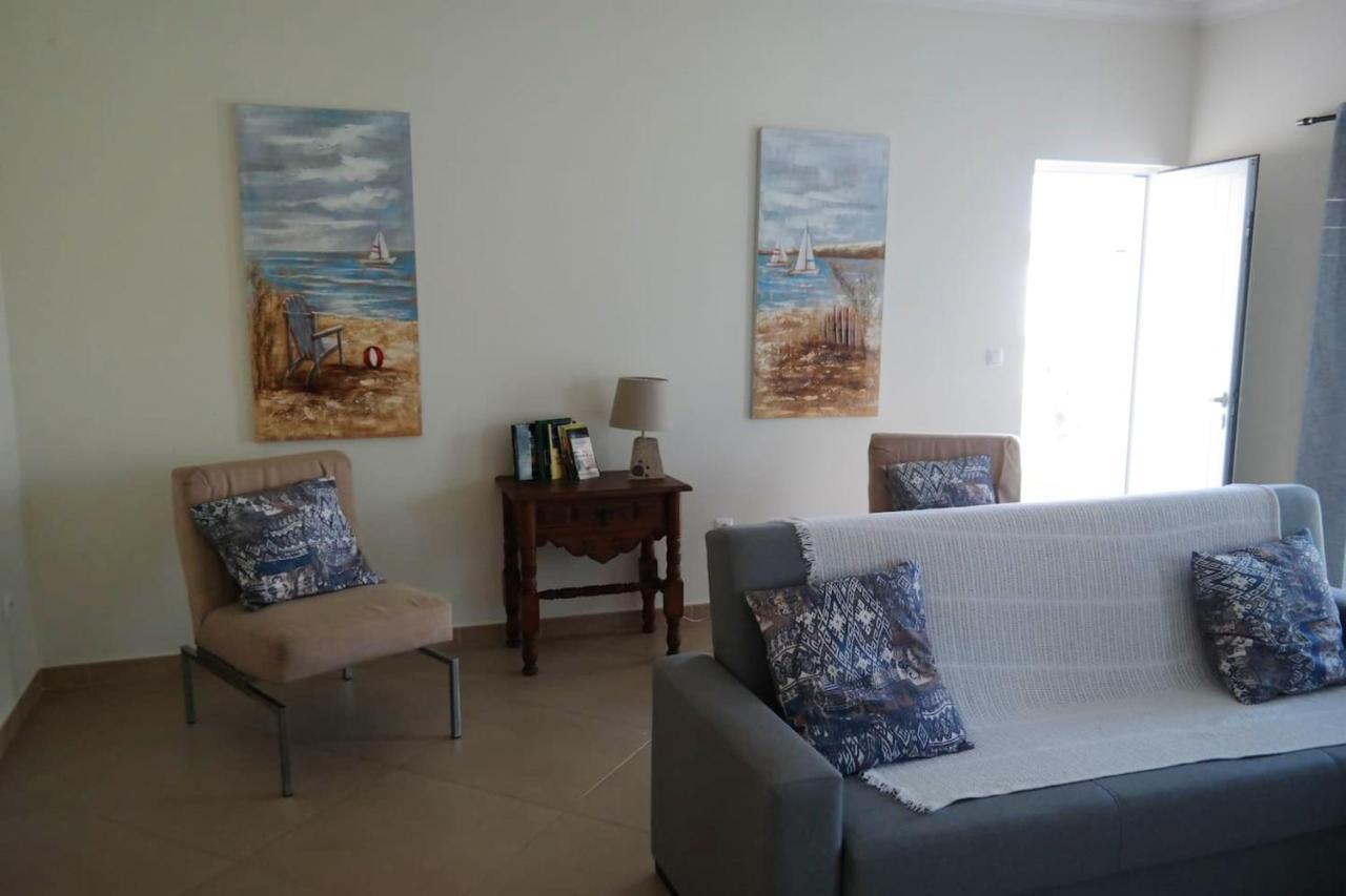Spacious House In Aldeia Dos Pinheiros With Pool อาเซย์เตา ภายนอก รูปภาพ