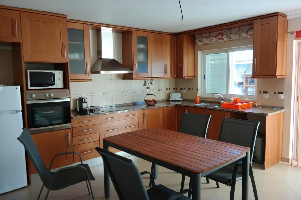 Spacious House In Aldeia Dos Pinheiros With Pool อาเซย์เตา ภายนอก รูปภาพ