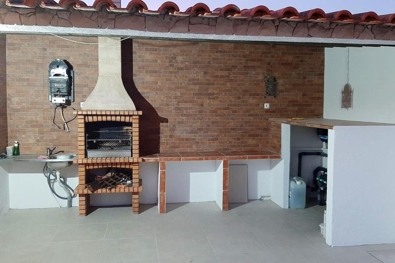 Spacious House In Aldeia Dos Pinheiros With Pool อาเซย์เตา ภายนอก รูปภาพ