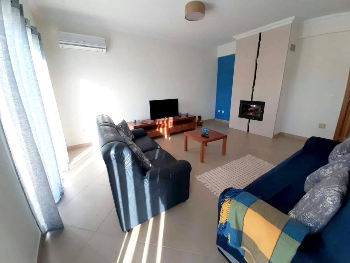 Spacious House In Aldeia Dos Pinheiros With Pool อาเซย์เตา ภายนอก รูปภาพ