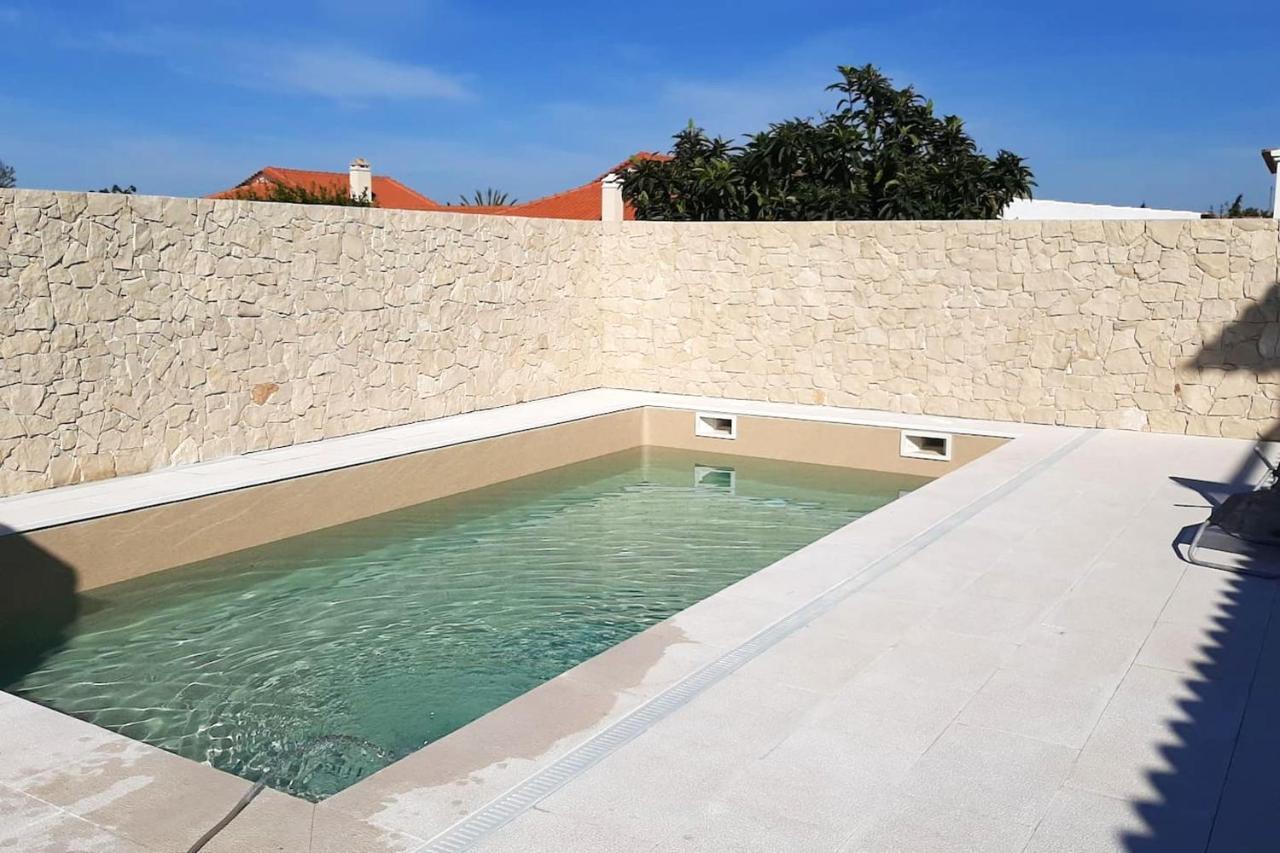 Spacious House In Aldeia Dos Pinheiros With Pool อาเซย์เตา ภายนอก รูปภาพ